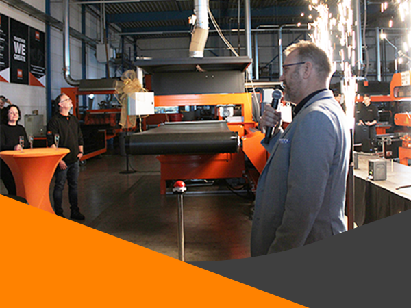 Release Hotcleat presses